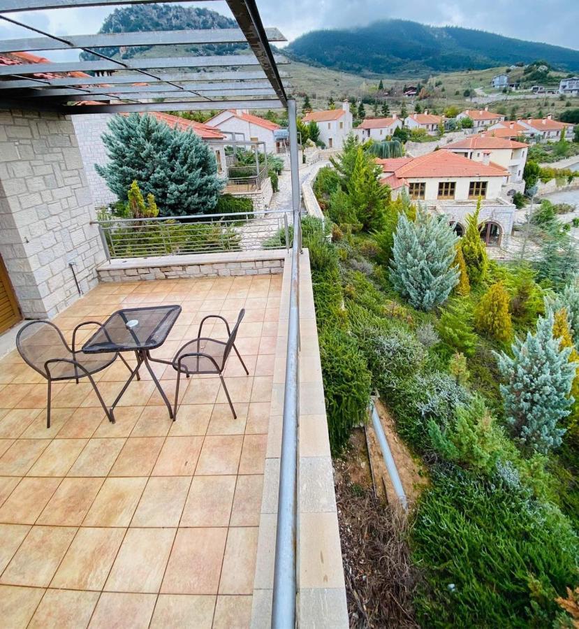 ΚΑΣΤΡΟ ΠΕΤΡΙΝΑ ΣΑΛΕ Καλαβρυτα Βίλα Καλάβρυτα Εξωτερικό φωτογραφία